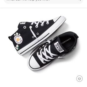 Nwt in box Converse black and yellow daisy youth size 3